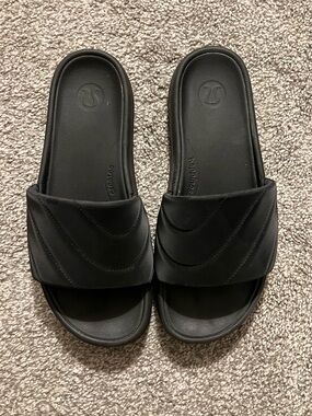 Lululemon Women’s Reetfeel Quilted Black Slides Size 9